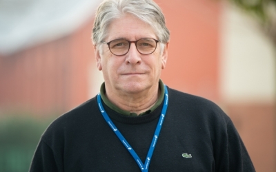 Manel Cervantes als jardins de l'Hospital Taulí | Roger Benet